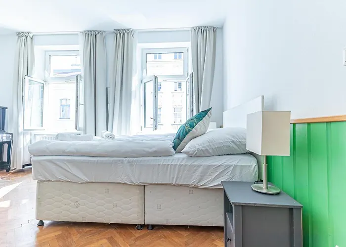 Convenient 3-br Shared Apt, 15 Min To Landstrasse Hub