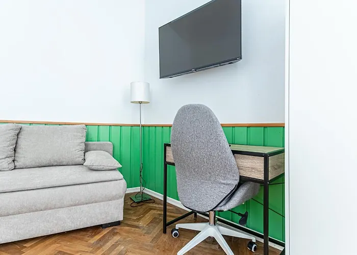 Convenient 3-br Shared Apt, 15 Min To Landstrasse Hub * Bécs
