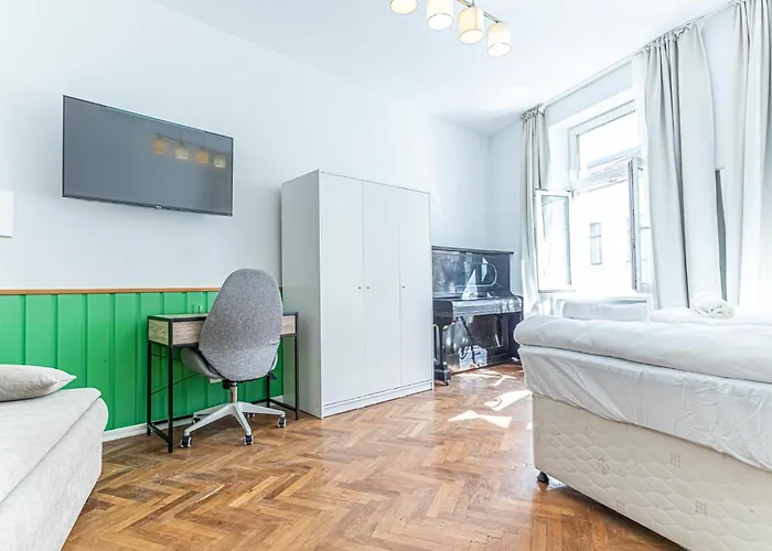 Convenient 3-br Shared Apt, 15 Min To Landstrasse Hub