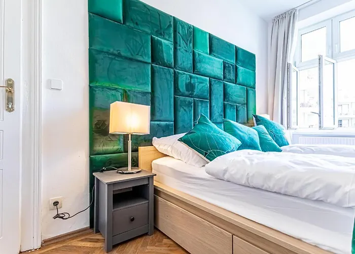 Convenient 3-br Shared Apt, 15 Min To Landstrasse Hub *