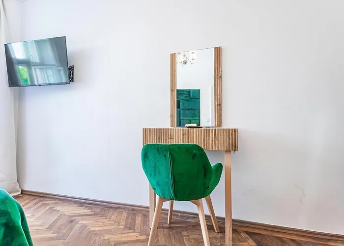 Convenient 3-br Shared Apt, 15 Min To Landstrasse Hub *