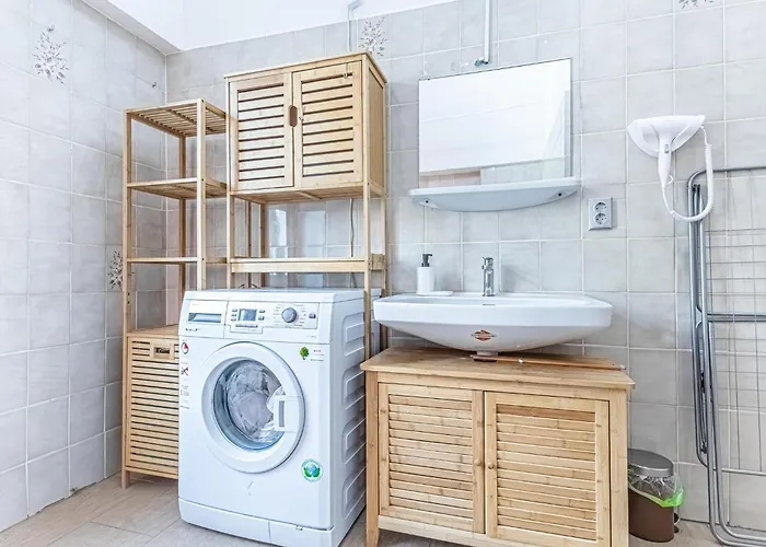 Apartman Convenient 3-br Shared Apt, 15 Min To Landstrasse Hub *