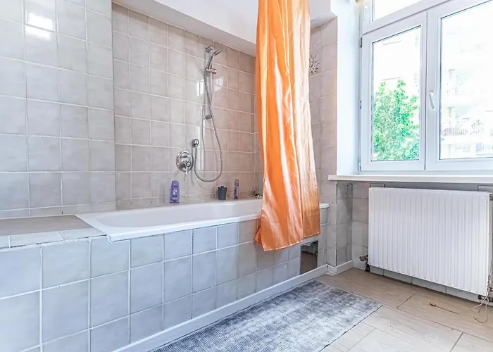 Convenient 3-br Shared Apt, 15 Min To Landstrasse Hub *
