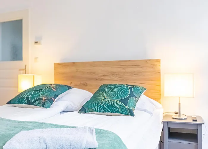 Convenient 3-br Shared Apt, 15 Min To Landstrasse Hub Apartman