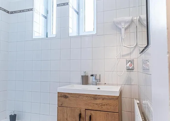 Apartman Convenient 3-br Shared Apt, 15 Min To Landstrasse Hub *