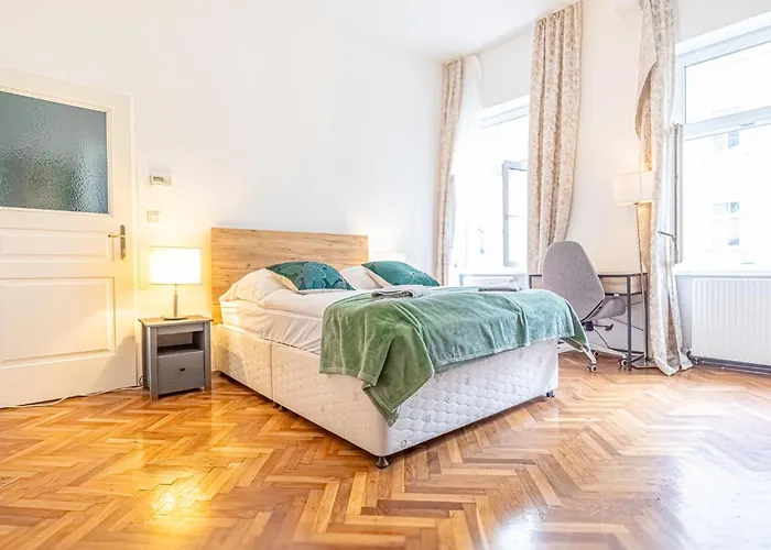 Convenient 3-br Shared Apt, 15 Min To Landstrasse Hub *
